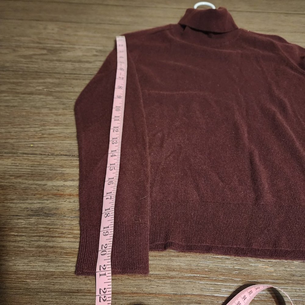 Quince Mongolian Cashmere Turtleneck Sweater NWOT Maroon Small - Picture 5 of 8
